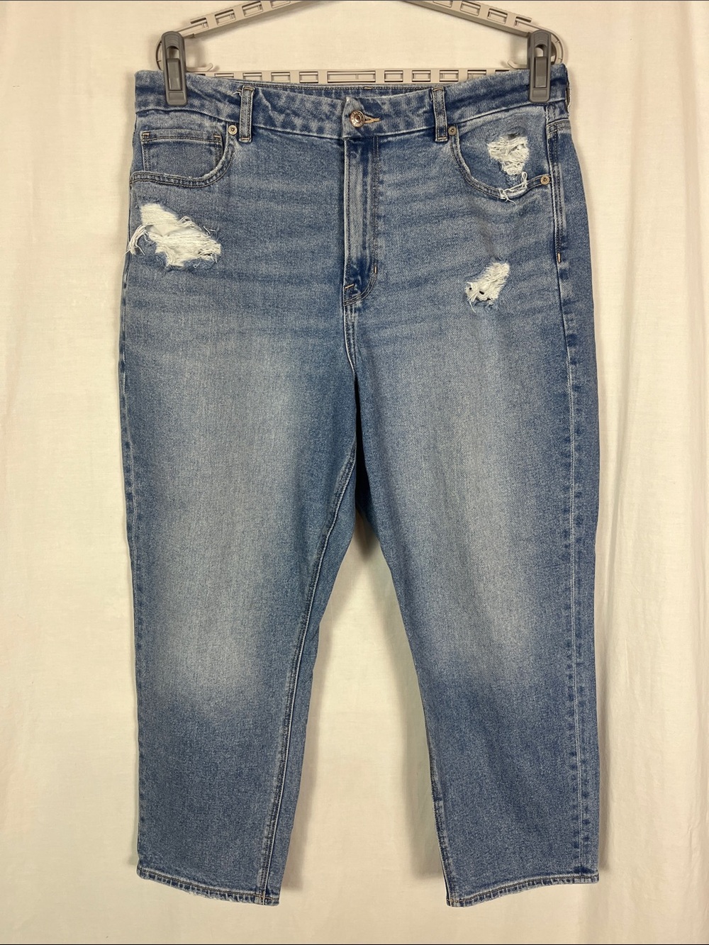 American Eagle Mom Jean Curvy Stretch Distressed Light Blue Wash Jeans
